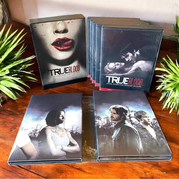 True Blood: The Complete First & Second Seasons (DVD Set) - Picture 3 of 6